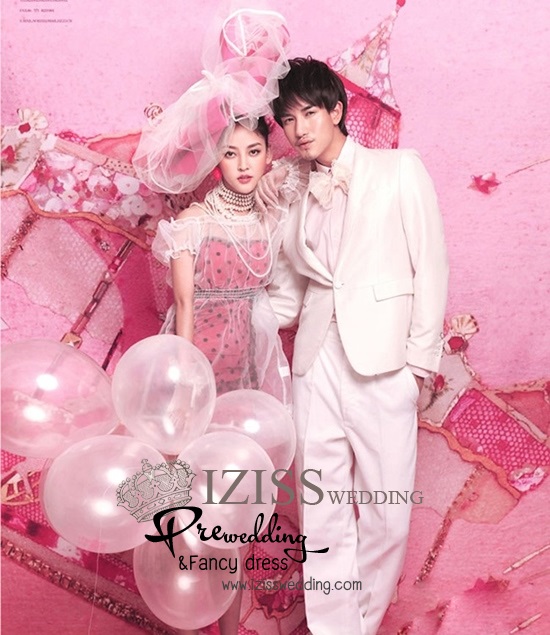 PW050 - **พรีออเดอร์** ชุดคู่ถ่ายพรีเวดดิ้ง (prewedding dress) & ชุดแต่งงานแฟนซี (Fancy wedding dress)ชายหญิง สไตล์ colorful "ธีมสีชมพู-ขาว"