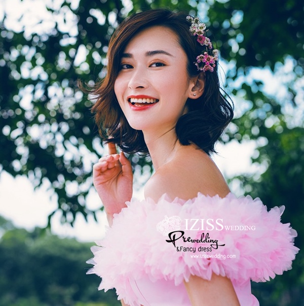PW483 - **พรีออเดอร์** ชุดคู่ถ่ายพรีเวดดิ้ง (prewedding dress) & ชุดแต่งงานแฟนซี (Fancy wedding dress)ชายหญิง "ธีมสีชมพู-ฟ้า"