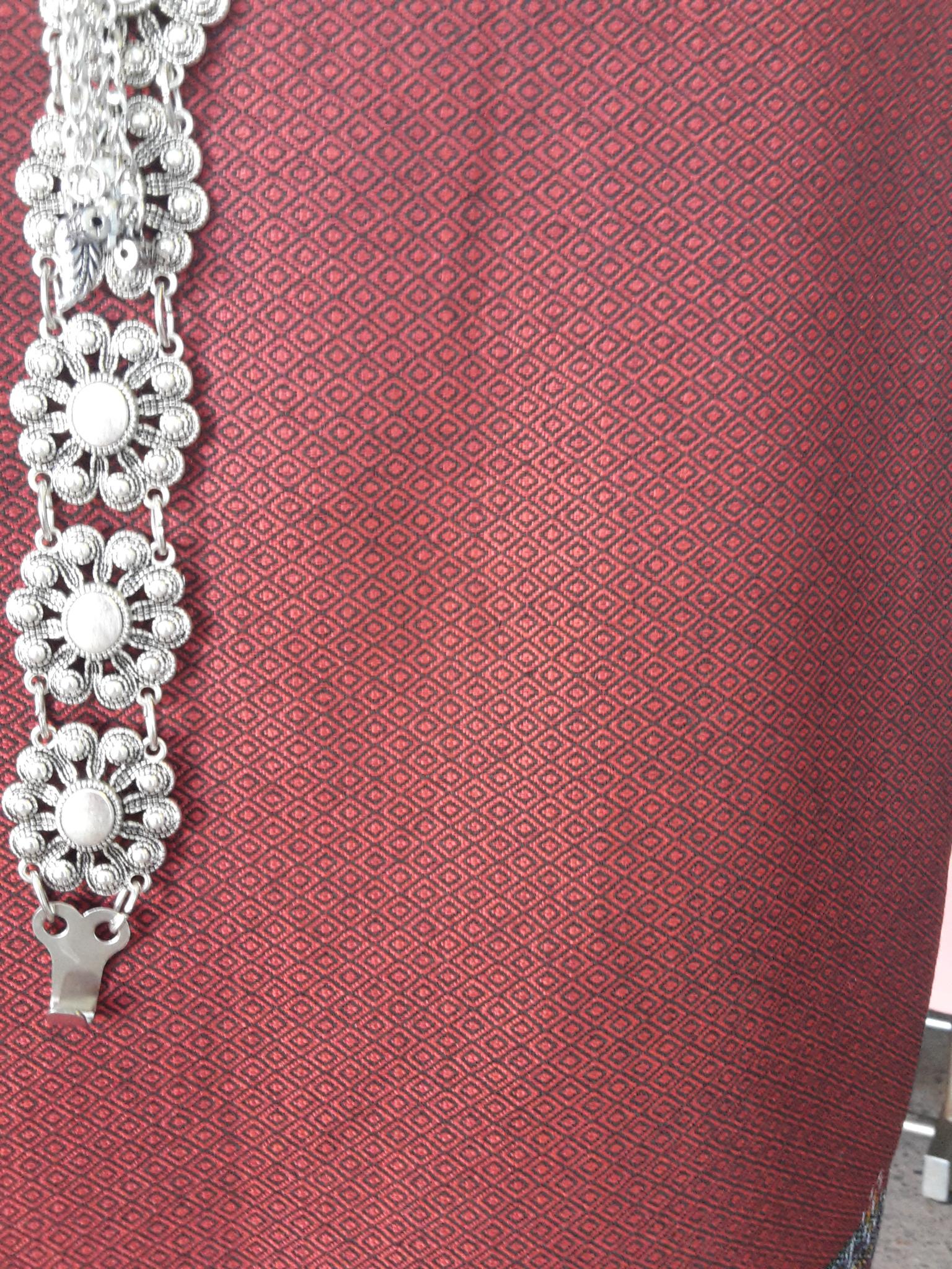 ผ้าถุงตัดสำเร็จแบบป้ายเลื่อนตะขอลายนกยุง ผ้าถุงสำเร็จรูปมัดหมี่ลายนกยุง ผ้าฝ้ายมัดหมี่ตีนแดงสี่ตะกรอตัดสำเร็จลายนกยุงลายลูกแก้วในตัว พร้อมส่ง