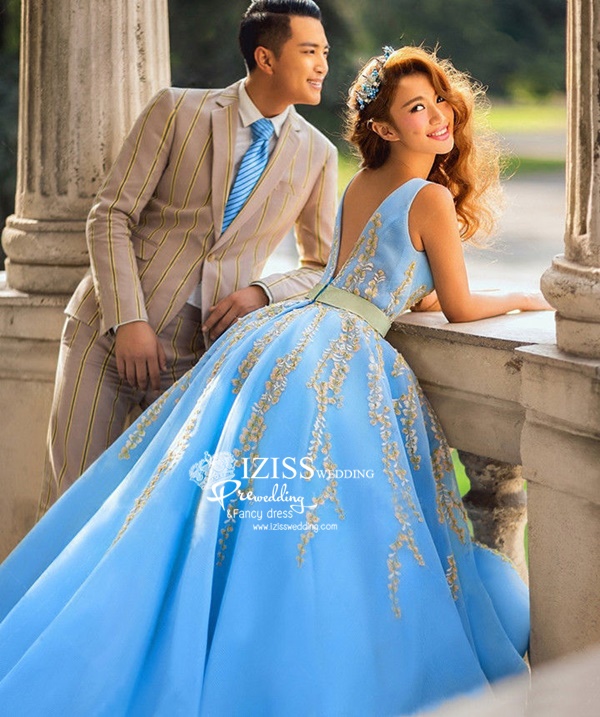 PW491- **พรีออเดอร์เฉพาะชุดผู้หญิง**ชุดแต่งงานแฟนซี ชุดเดรสสีฟ้า ชุดถ่ายพรีเวดดิ้ง (prewedding dress) & ชุดแต่งงานแฟนซี (Fancy wedding dress) "ธีมสีฟ้า"