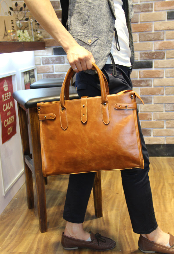 กระเป๋าแฟชั่น พร้อมส่ง กระเป๋าถือ กระเป๋าหนัง กระเป๋าเอกสาร สีน้ำตาล แบบซิป ใส่ไอแพด ใส่โน้ตบุคได้