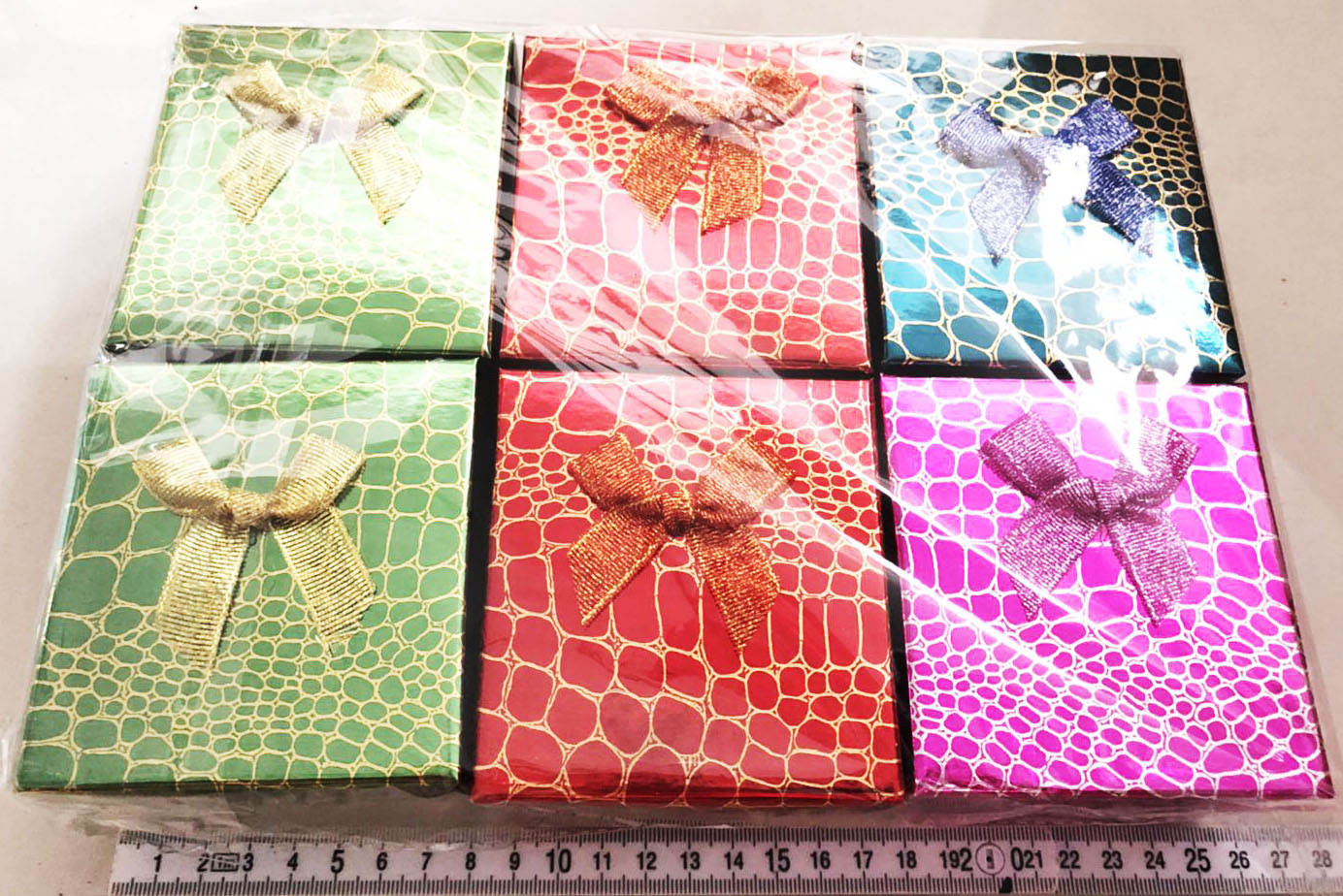 กล่องของขวัญ (สีสะท้อน) 8.5x8.5x5.5 ซม.