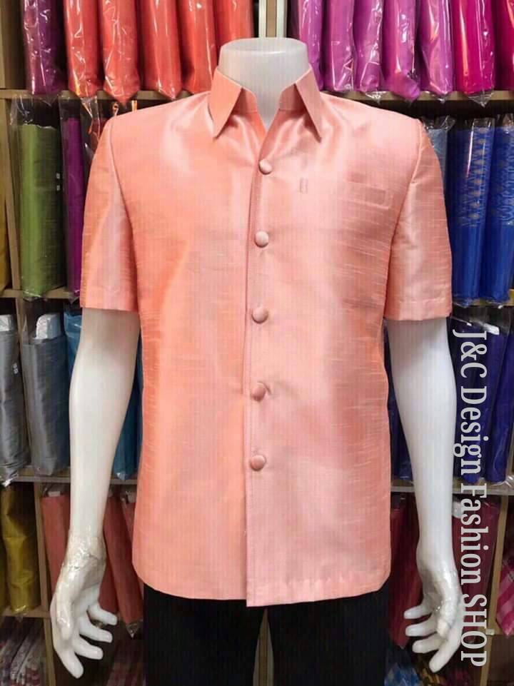 เสื้อสูทชายไหมแกมฝ้าย เสื้อสูทชายไหมประดิษฐ์ สูทผ้าไทยชาย ซาฟารีผ้าไทยชาย สูทผ้าไหมสีโอรสส้ม,สูทผ้าไทยสีโอรสส้ม ซาฟารีชายสีโอรสส้ม เสื้อผ้าไทยชาย