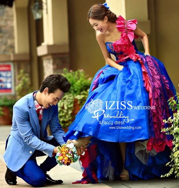 PW016 - **เลิกผลิตค่ะ** ชุดคู่ถ่ายพรีเวดดิ้ง (prewedding dress) & ชุดแต่งงานแฟนซี (Fancy wedding dress)ชายหญิง "ธีมสีน้ำเงิน-ชมพู"