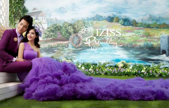 PW081 **พร้อมส่งทั้งเซ็ทค่ะ** ชุดคู่ถ่ายพรีเวดดิ้ง (prewedding dress) & ชุดแต่งงานแฟนซี (Fancy wedding dress)ชายหญิง "ธีมสีม่วง"