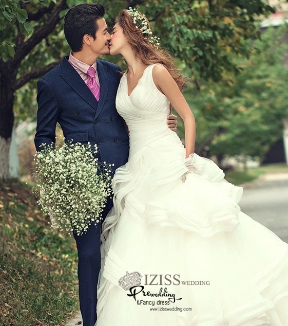 PW096 - Pre order ชุดคู่ถ่ายพรีเวดดิ้ง (prewedding dress) & ชุดแต่งงานแฟนซี (Fancy wedding dress)ชายหญิง "ธีมสีกรมท่า-ขาว"