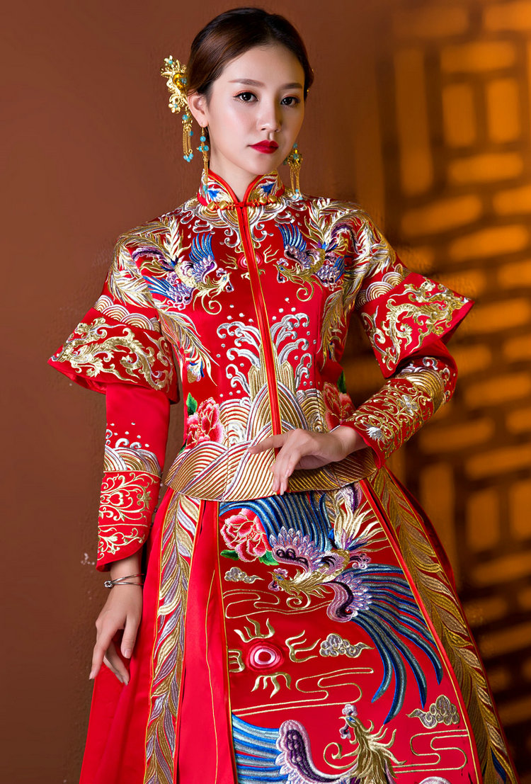 PW618 - **พรีออเดอร์ค่ะ**ชุดแฟนซีกี่เพ้าประยุกต์ ชุดคู่ถ่ายพรีเวดดิ้ง (prewedding dress) & ชุดแต่งงานแฟนซี (Fancy wedding dress)ชายหญิง "ธีมสีแดง"