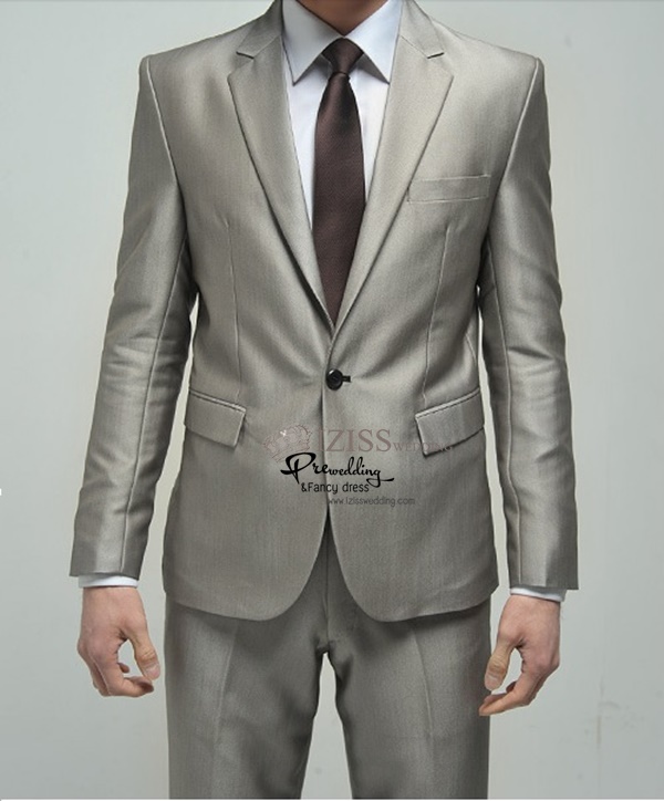 ST044- **พรีออเดอร์**สูทผู้ชายสีเทาเงินแขนยาว พร้อมกางเกงสีขาว ชุดสูทเจ้าบ่าว สูทแฟนซี ถ่ายพรีเวดดิ้ง & ชุดแต่งงานแฟนซี (Fancy wedding dress) สูทผู้ชายสีเทาเงิน