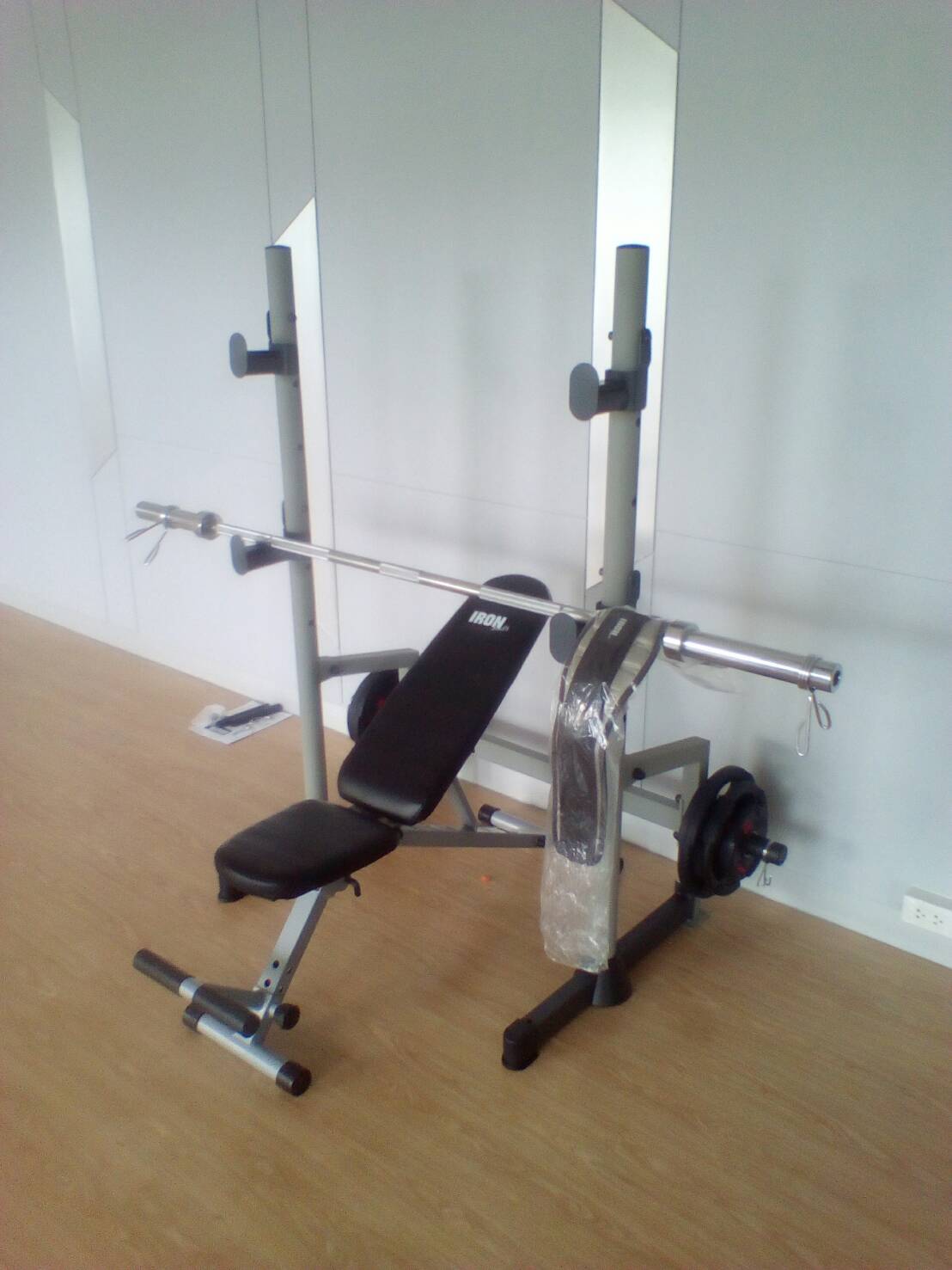 ขาย rack วางบาร์เบล รุ่น IRON 703