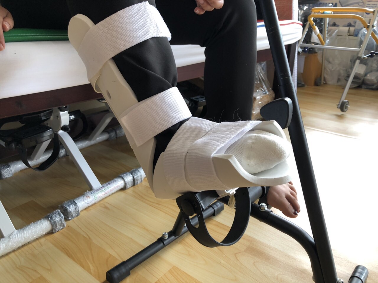 ที่ล็อคเท้าจักรยาน