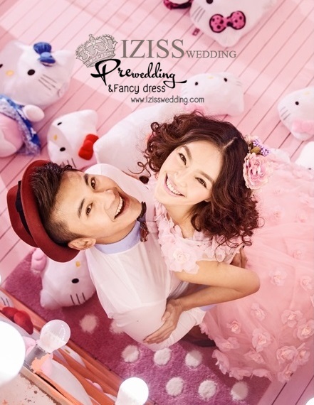 PW064 - **เลิกผลิตค่ะ** ชุดคู่ถ่ายพรีเวดดิ้ง (prewedding dress) & ชุดแต่งงานแฟนซี (Fancy wedding dress)ชายหญิง "ธีมสีชมพู-ขาว"