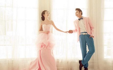 PW023 - **พร้อมส่ง** ชุดคู่ถ่ายพรีเวดดิ้ง (prewedding dress) & ชุดแต่งงานแฟนซี (Fancy wedding dress)ชายหญิง "ธีมสีชมพู-ส้มโอโรส"