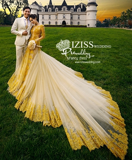 PW345-**พรีออเดอร์เฉพาะชุดผู้หญิง**ชุดคู่ถ่ายพรีเวดดิ้ง (prewedding dress) & ชุดแต่งงานแฟนซี (Fancy wedding dress)ชายหญิง "ธีมสีเหลือง-ขาว"