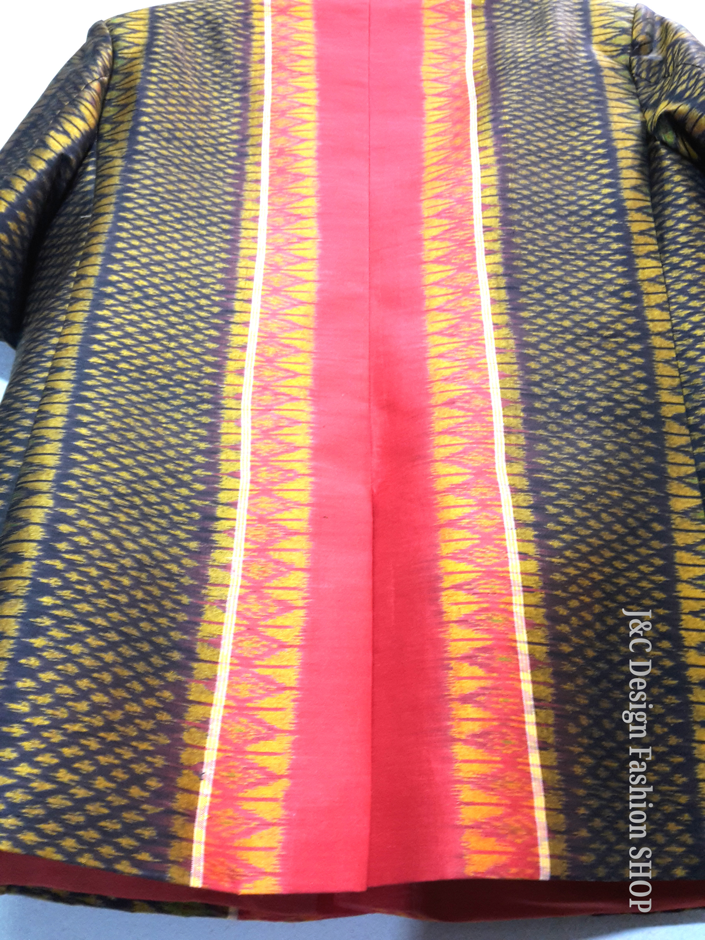 เสื้อสูทชายไหมแท้มัดหมี่ตีนแดง เสื้อสูทชายไหมแท้บุรีรัมย์ สูทผ้าไทยชาย ซาฟารีผ้าไหมชาย สูทผ้าไหมมัดหมี่แท้สีแดงเลือดนกทอมือ5 สี