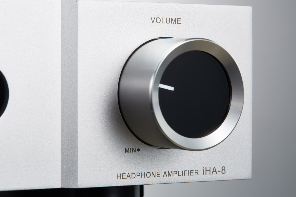 Cayin IHA-8 แอมป์หูฟัง 4 ช่องสัญญาณ Class A แบบ Discrete MOSFET กำลังขับสูง ประกันศูนย์ไทย