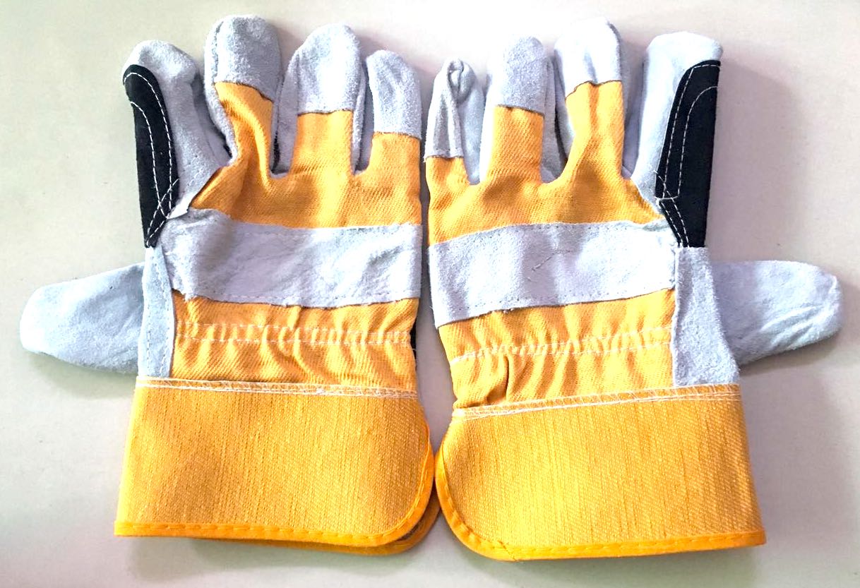 ถุงมืองานช่างอย่างดี 200 กรัม Free size (1x3คู่)