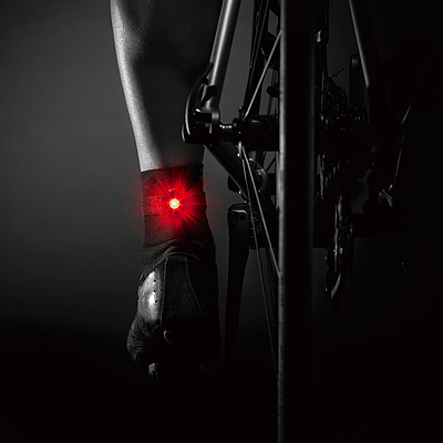 ไฟกระพริบรุ่นติดแขนหรือข้อเท้าปั่นจักรยาน CATEYE LOOP2, SL-LD140-R-BA