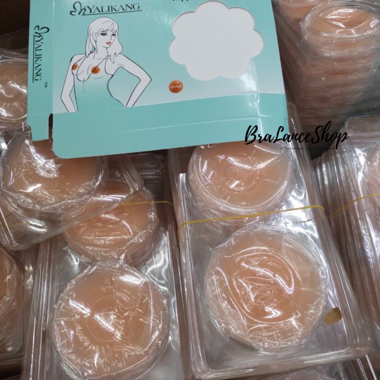 BLS✿J07 ปิดจุกซิลิโคนแบบหนาเว้นช่องกลาง มีกาว