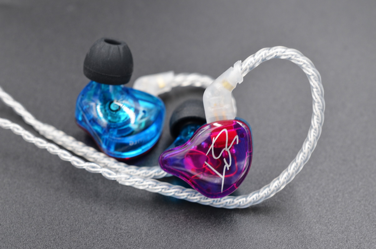 ขาย KZ ZST Pure White Edition หูฟัง hybrid 2ไดร์เวอร์ (1DD+1BA) ถอดสายได้ รุ่นพิเศษ