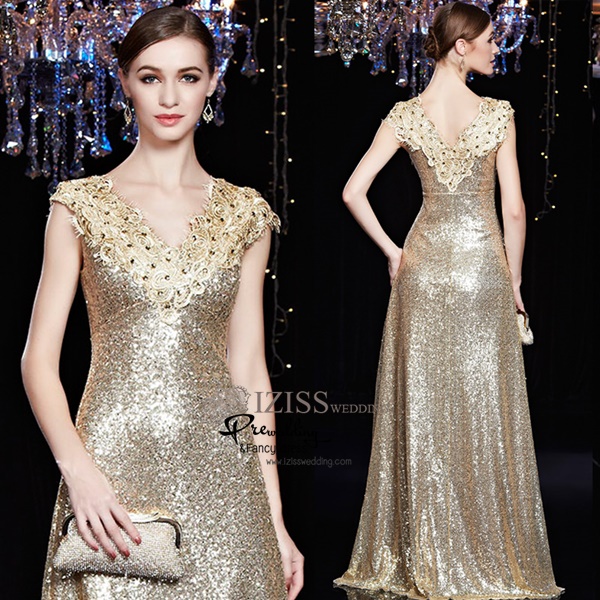 T001 **พรีออเดอร์เดรสชุดเลื่อมสีทอง สีดำ**ชุดราตรียาวเลื่อมสีทอง สีดำทั้ง แขนกุด เล่นดีเทลช่วงคอและอกแต่งผ้าลูกไม้ลายดอกกุหลาบผสมเพชร เข้ารูป สวยงามหรูหราไฮโซมากๆ ค่ะ