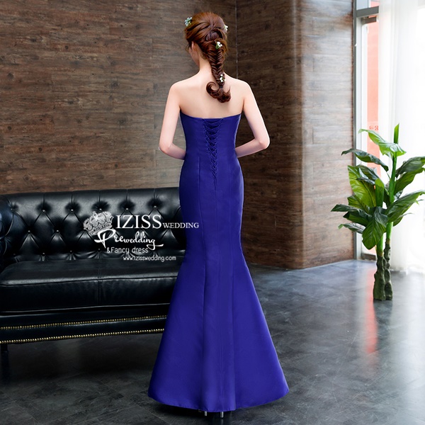 PW513 - **พรีออเดอร์**ชุดกี่เพ้าสีน้ำเงินเกาะอกติดลายดอกไม้และวิหค ทรงหางปลา ตกแต่งดอกไม้สวย หรูไฮโซมากๆค่ะ ชุดยกน้ำชา ชุดคู่ถ่ายพรีเวดดิ้ง (prewedding dress) & ชุดแต่งงานแฟนซี "ธีมสีน้ำเงิน"