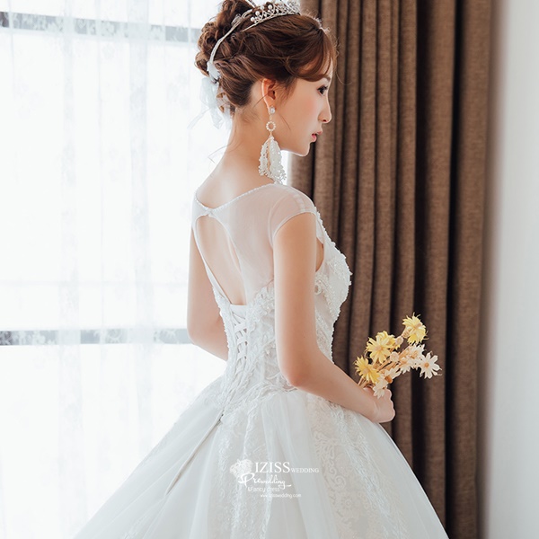 BR352 **พรีออเดอร์**ชุดแต่งงาน&ชุดเจ้าสาวแบบยาวอลังการ สีขาวเกรดพรีเมี่ยม หรูหราน่ารัก สวยโดดเด่นไม่ซ้ำใคร