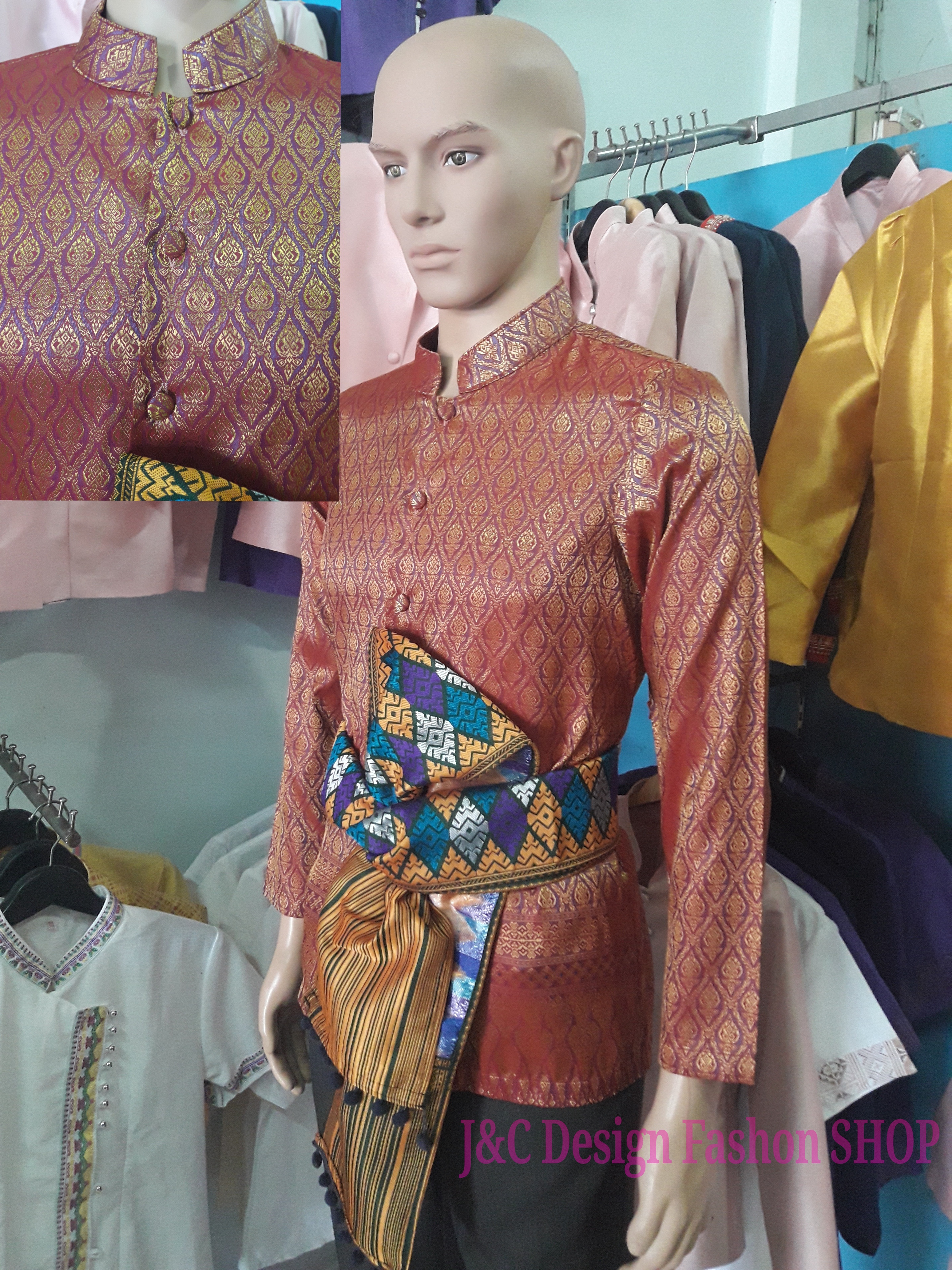 เสื้อคอพระราชทานชายไหมแพรทิพย์ เสื้อชายไหมแพรทิพย์คอพระราชทานสีเลือดนก สูทผ้าไทยชายสีเลือดนก เสื้อผ้าไทยสีเลือดนก