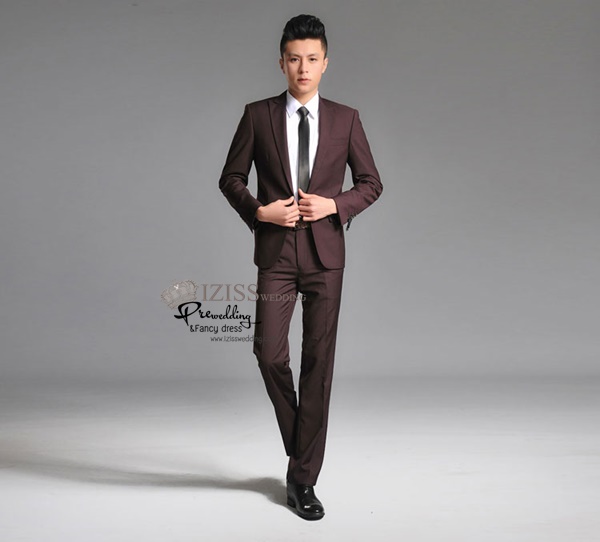 ST045- **พรีออเดอร์**สูทผู้ชายสีน้ำตาลเข้มแขนยาว พร้อมกางเกงสีขาว ชุดสูทเจ้าบ่าว สูทแฟนซี ถ่ายพรีเวดดิ้ง & ชุดแต่งงานแฟนซี (Fancy wedding dress) สูทผู้ชายสีน้ำตาลเข้ม