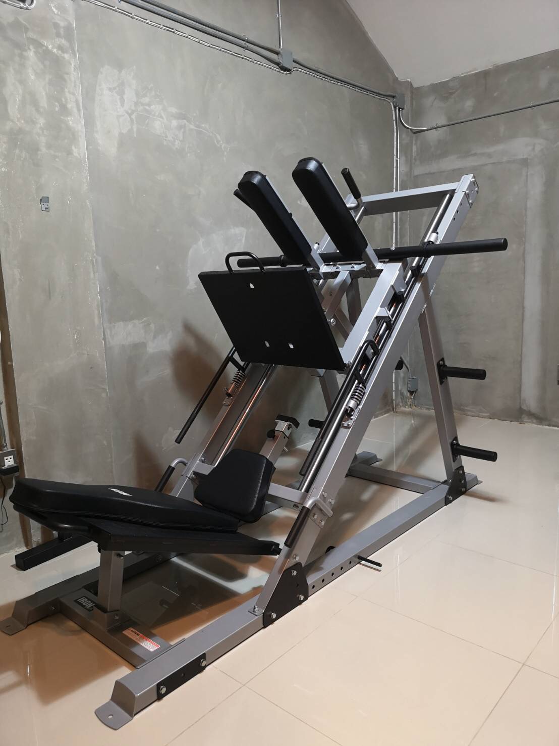 Leg press & Hack Squat iรุ่น 902