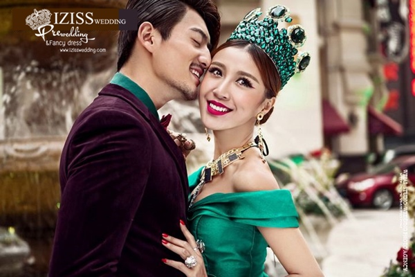 PW424- **พรีออเดอร์**ชุดคู่ถ่ายพรีเวดดิ้ง (prewedding dress) & ชุดแต่งงานแฟนซี (Fancy wedding dress)ชายหญิง "ธีมสีเขียวเข้ม"