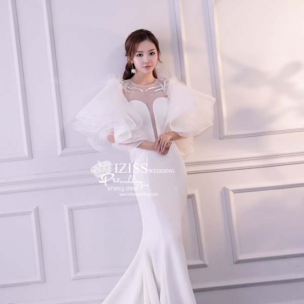 PW581- **พรีออเดอร์ค่ะ**ชุดคู่ถ่ายพรีเวดดิ้ง (prewedding dress) & ชุดแต่งงานแฟนซี (Fancy wedding dress)ชายหญิง "ธีมสีขาว"