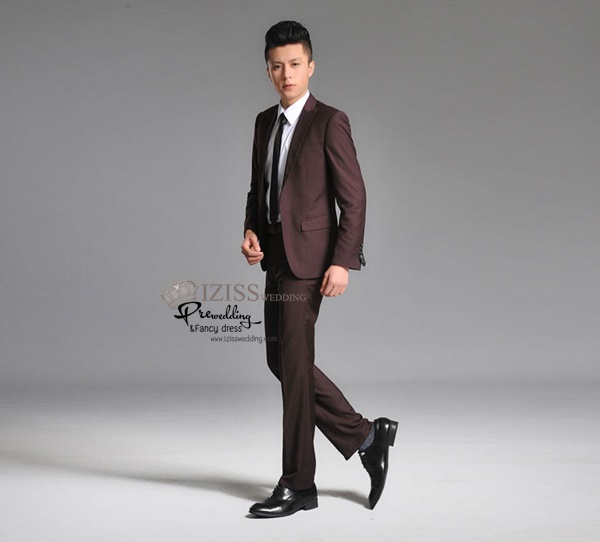 ST045- **พรีออเดอร์**สูทผู้ชายสีน้ำตาลเข้มแขนยาว พร้อมกางเกงสีขาว ชุดสูทเจ้าบ่าว สูทแฟนซี ถ่ายพรีเวดดิ้ง & ชุดแต่งงานแฟนซี (Fancy wedding dress) สูทผู้ชายสีน้ำตาลเข้ม