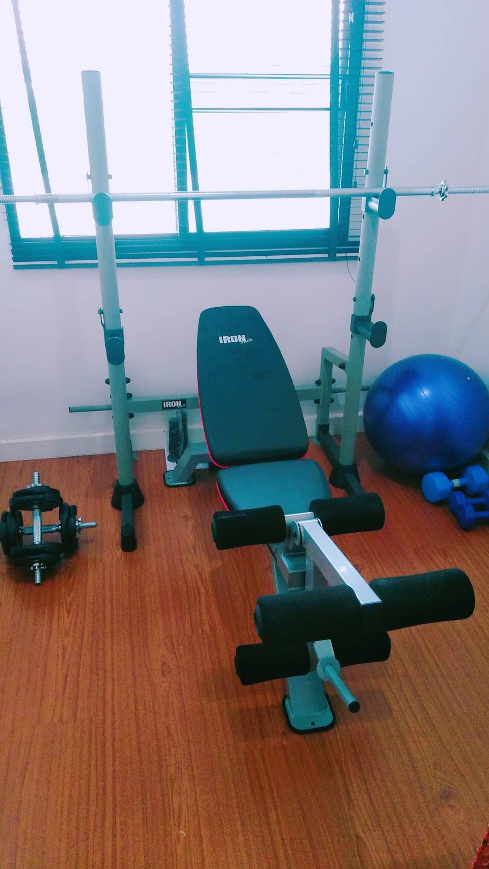 ขาย rack วางบาร์เบล รุ่น IRON 703