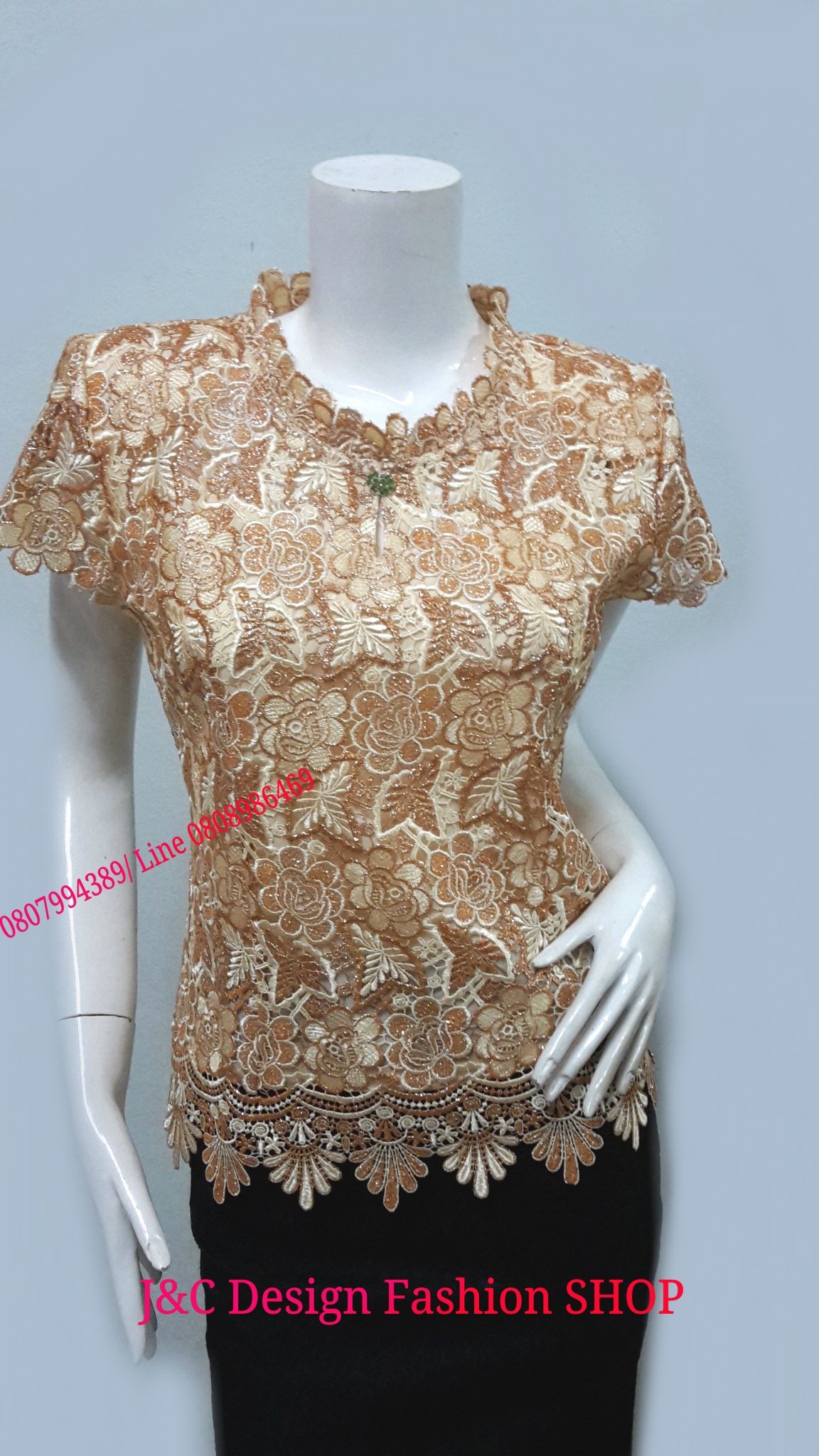 เสื้อลูกไม้สีทอง เสื้อผ้าไทยสีทองน่ารัก จับแมทเสื้อผ้าได้ง่ายทั้งกางเกง กางเกง หรือผ้าถุงไทย