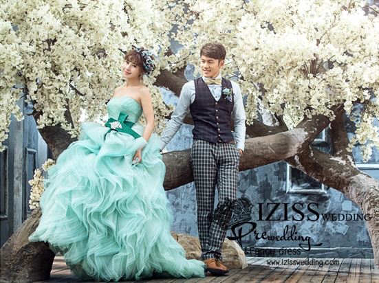 PW265- Preorder ชุดคู่ถ่ายพรีเวดดิ้ง (prewedding dress) & ชุดแต่งงานแฟนซี (Fancy wedding dress)ชายหญิง "ธีมสีเขียว"