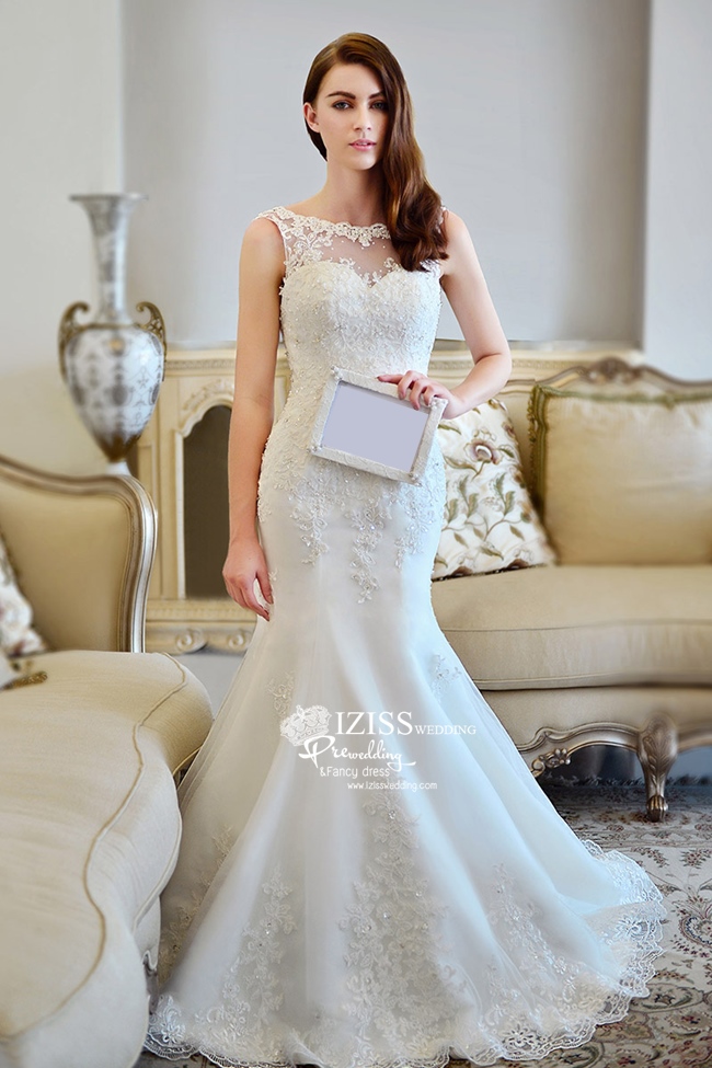 BRL063 **พรีออเดอร์**ชุดแต่งงานสีขาวหรูหราประดับดอกไม้ผสมเพชรและคริสตัล สวยงามดุจเจ้าหญิง