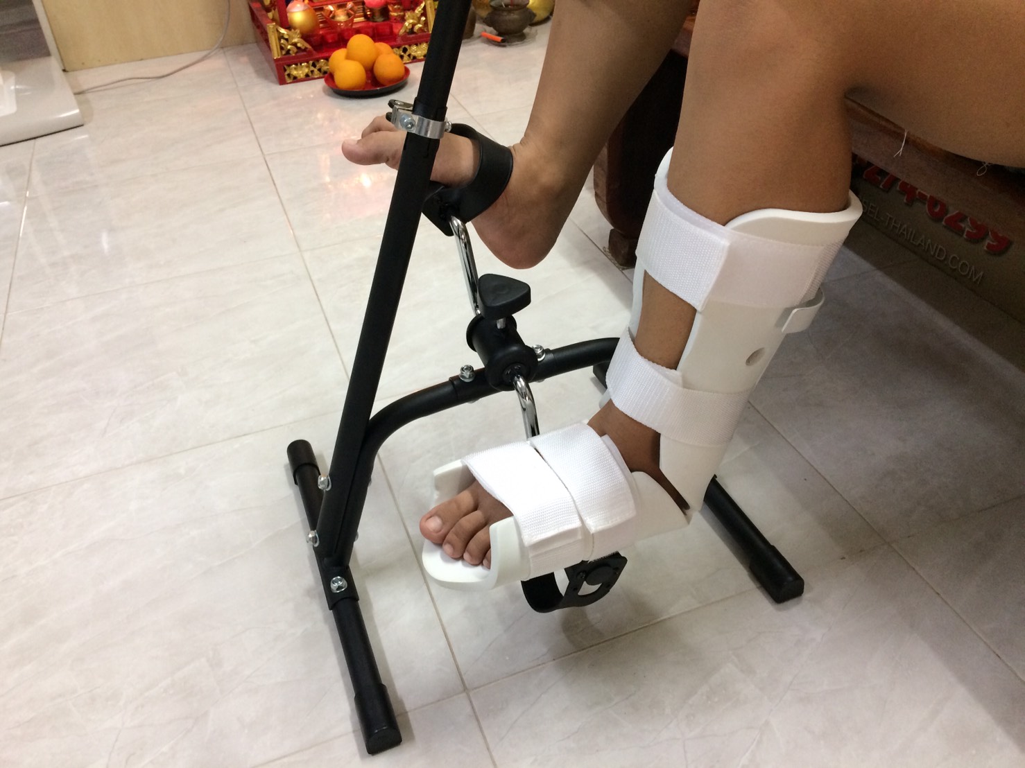 ที่ล็อคเท้าจักรยาน