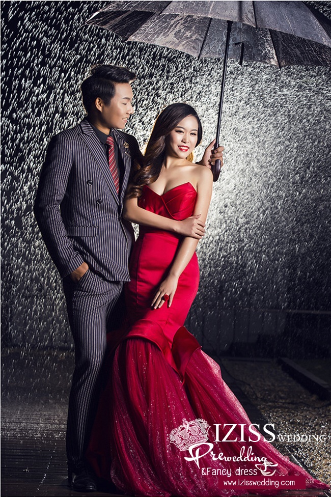 PW258- **พรีออเดอร์ค่ะ** ชุดคู่ถ่ายพรีเวดดิ้ง (prewedding dress) & ชุดแต่งงานแฟนซี (Fancy wedding dress)ชายหญิง "ธีมสีแดง"