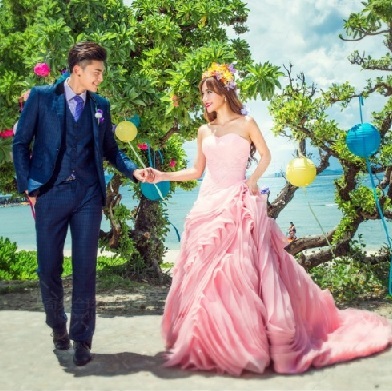 PW558- **พร้อมส่งเฉพาะชุดผู้หญิงค่ะ**ชุดคู่ถ่ายพรีเวดดิ้ง (prewedding dress) & ชุดแต่งงานแฟนซี (Fancy wedding dress)ชายหญิง "ธีมสีชมพู น้ำเงิน"