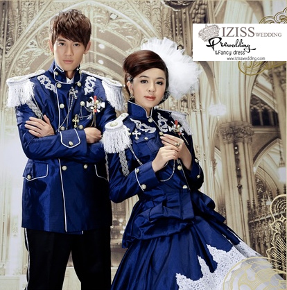 PW401- **พรีออเดอร์**ชุดคู่ถ่ายพรีเวดดิ้ง (prewedding dress) & ชุดแต่งงานแฟนซี (Fancy wedding dress)ชายหญิงสไตล์เจ้าชายเจ้าหญิง "ธีมสีน้ำเงิน"
