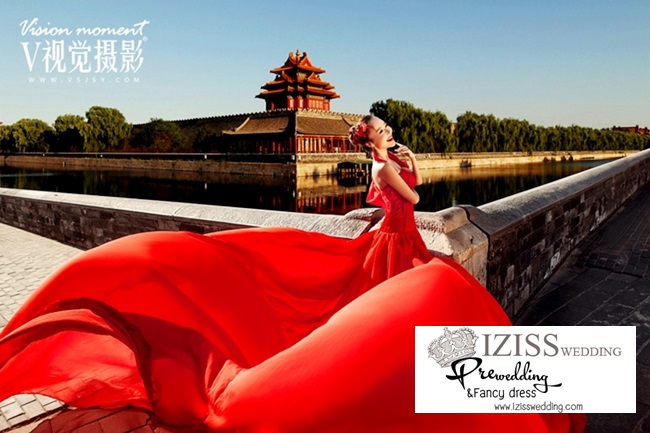 PW222 - **พรีออเดอร์ทั้งเซ็ท**ชุดคู่ถ่ายพรีเวดดิ้ง (prewedding dress) & ชุดแต่งงานแฟนซี (Fancy wedding dress)ชายหญิง "ธีมสีแดง"