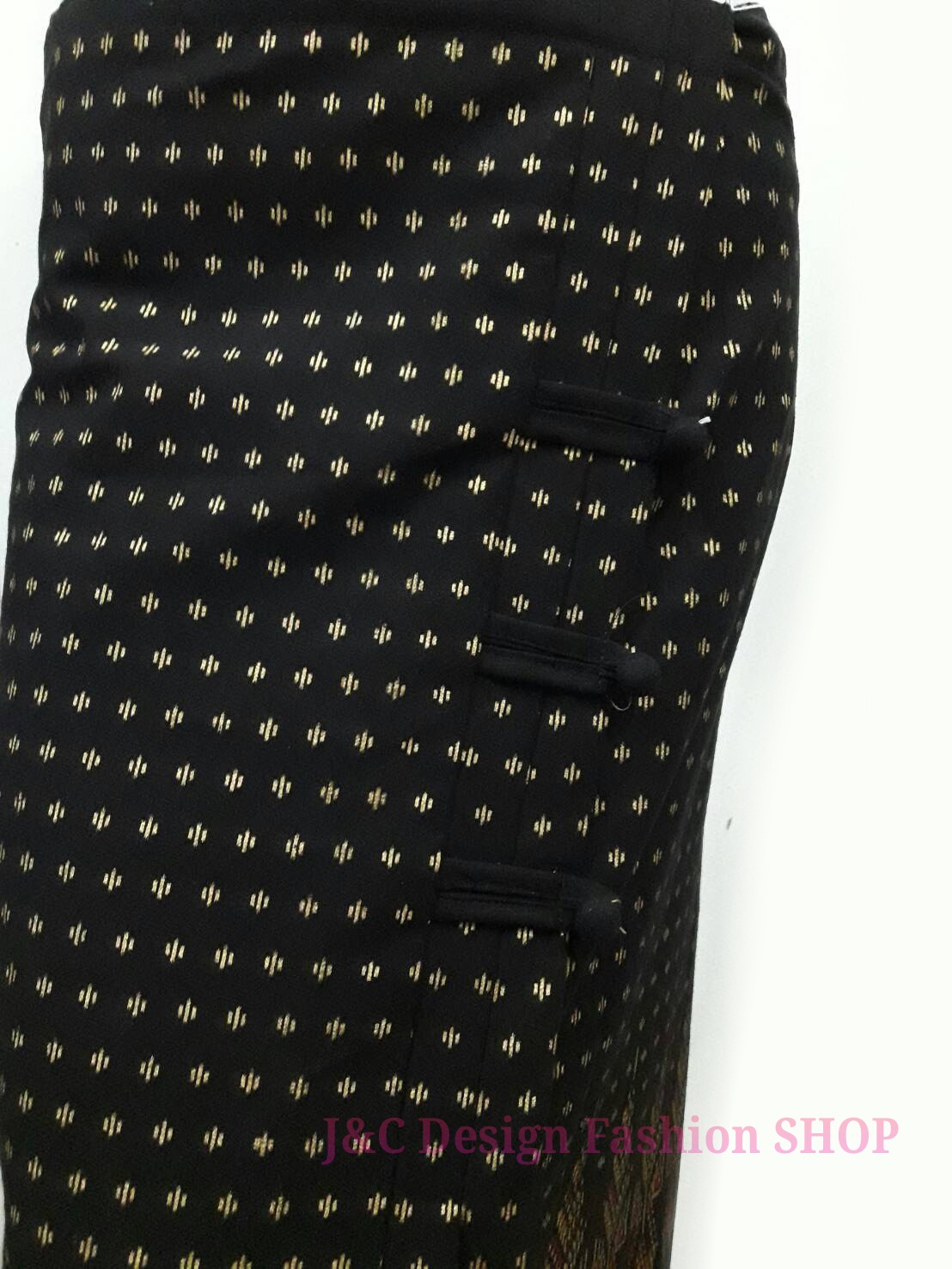 ผ้าซิ่นสำเร็จรูปผ้าซิ่นผ้าฝ้ายสีดำ แบบป้ายแต่ง 3 จีบกระดุมผ้าปั้ม ผ้าถุงสำเร็จรูปสีดำ ผ้ามัดหมี่อิสานสำเร็จสำเร็จรูป