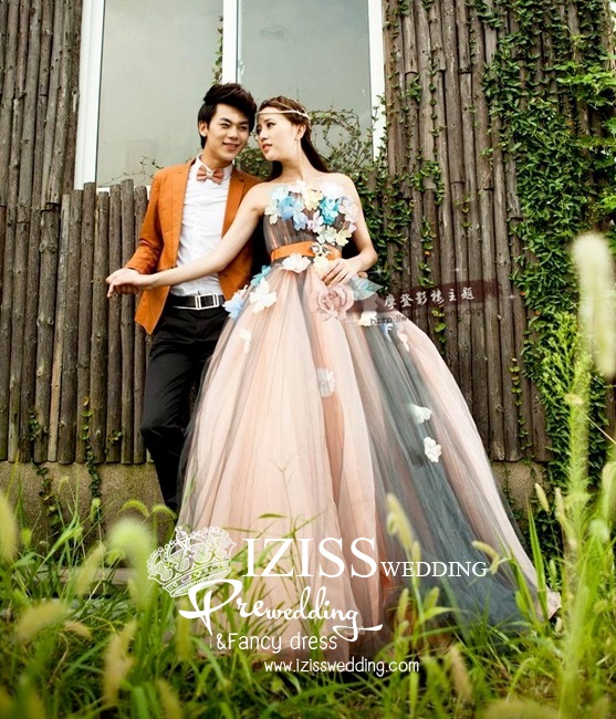 PW134 - Pre order ชุดคู่ถ่ายพรีเวดดิ้ง (prewedding dress) & ชุดแต่งงานแฟนซี (Fancy wedding dress)ชายหญิง "ธีมสีน้ำตาล-ส้ม"