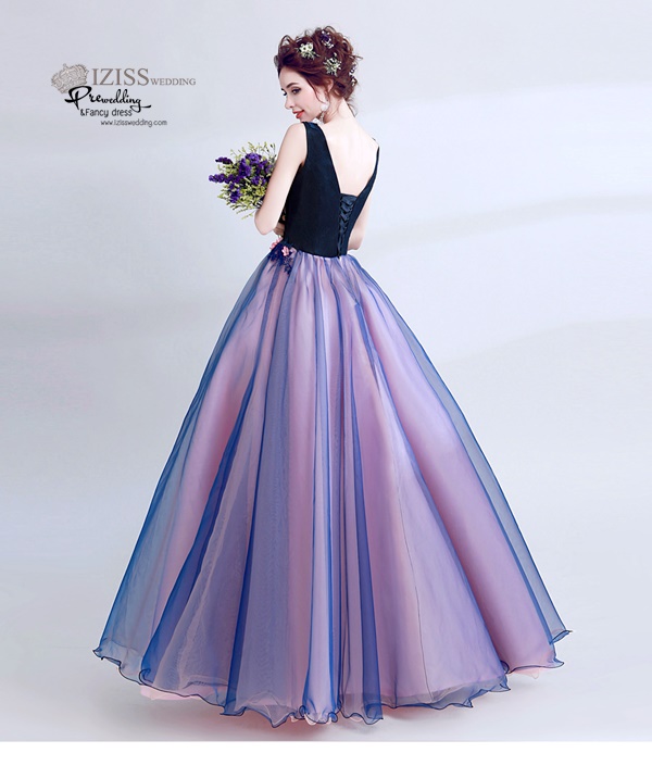 DL026 - **พรีออเดอร์** ชุดราตรี เดรสยาวออกงาน (Night party dresses) ชุดไปงานแต่งงานสวยๆ "ธีมสีน้ำเงินครามปักดอกชมพู "