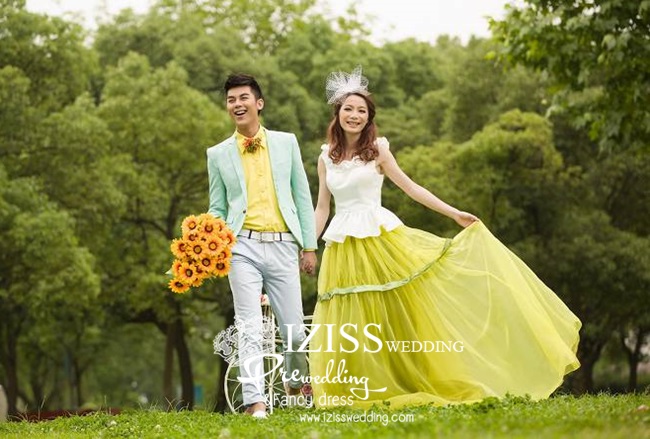 PW152 - Pre order ชุดคู่ถ่ายพรีเวดดิ้ง (prewedding dress) & ชุดแต่งงานแฟนซี (Fancy wedding dress)ชายหญิง "ธีมสีขาว-เขียว"