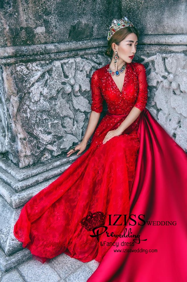 PW387 - **พรีออเดอร์**ชุดคู่ถ่ายพรีเวดดิ้ง (prewedding dress) & ชุดแต่งงานแฟนซี (Fancy wedding dress)ชายหญิง "ธีมสีแดง