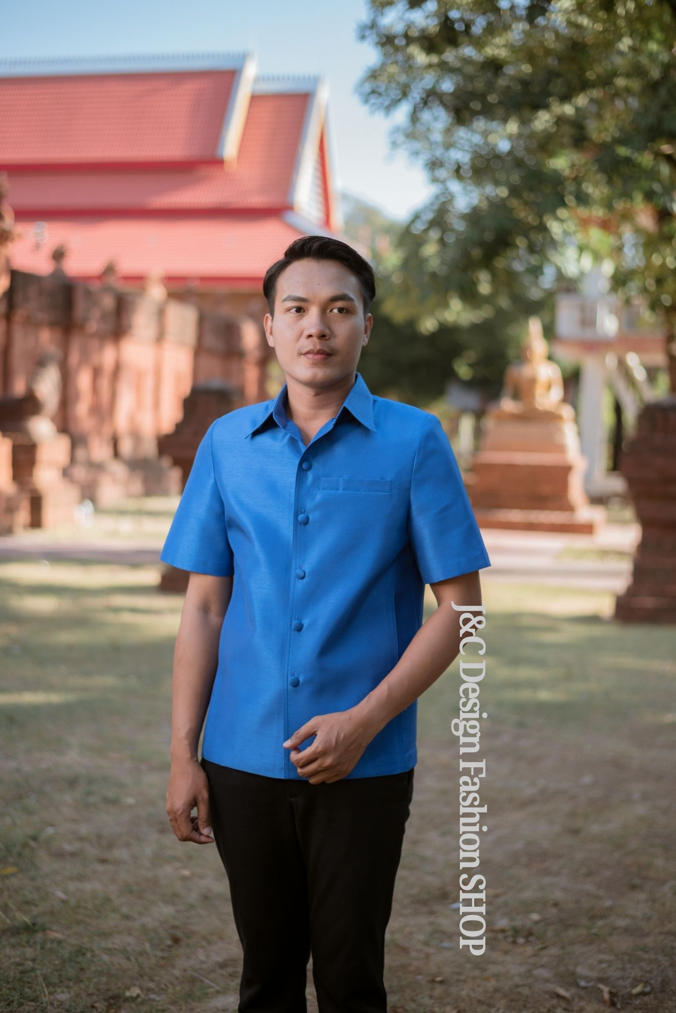 เสื้อสูทชายผ้าไหมแพรทิพย์ เสื้อสูทชายไหมประดิษฐ์สีน้ำเงิน สูทผ้าไทยชาย เสื้อผ้าไทยสีน้ำเงิน สูทผ้าไหมแพรทิพย์สีน้ำเงิน,สูทผ้าไทยสีน้ำเงิน ซาฟารีชายผ้าไหมแพรทิพย์สีน้ำเงิน