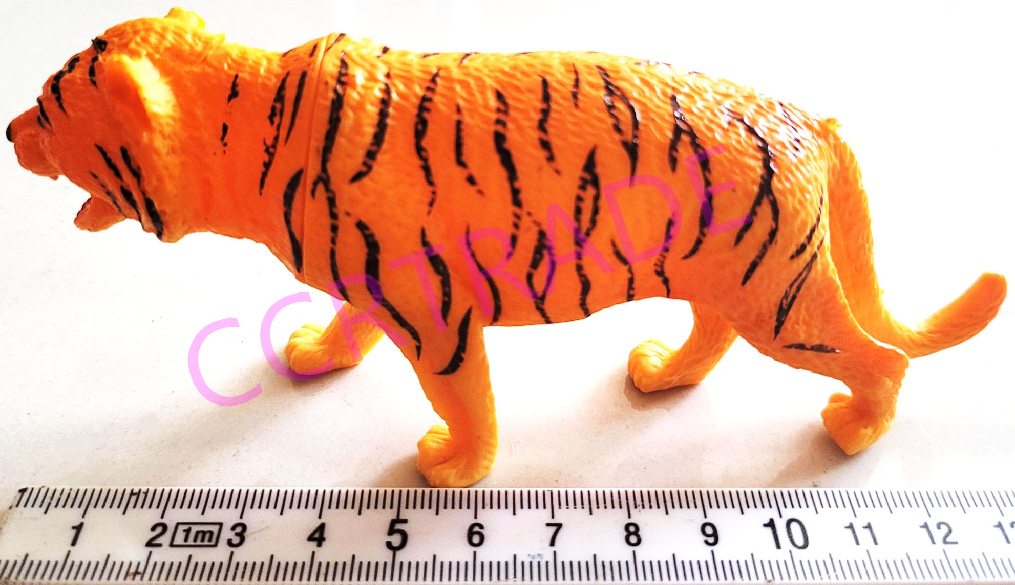 สัตว์ป่าอเมซอนโมเดลกล่อง 20 ซม.