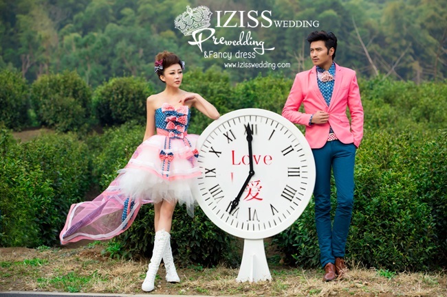 PW046 - **พร้อมส่ง** ชุดคู่ถ่ายพรีเวดดิ้ง (prewedding dress) & ชุดแต่งงานแฟนซี (Fancy wedding dress)ชายหญิง "ธีมสีน้ำเงิน-ชมพู"