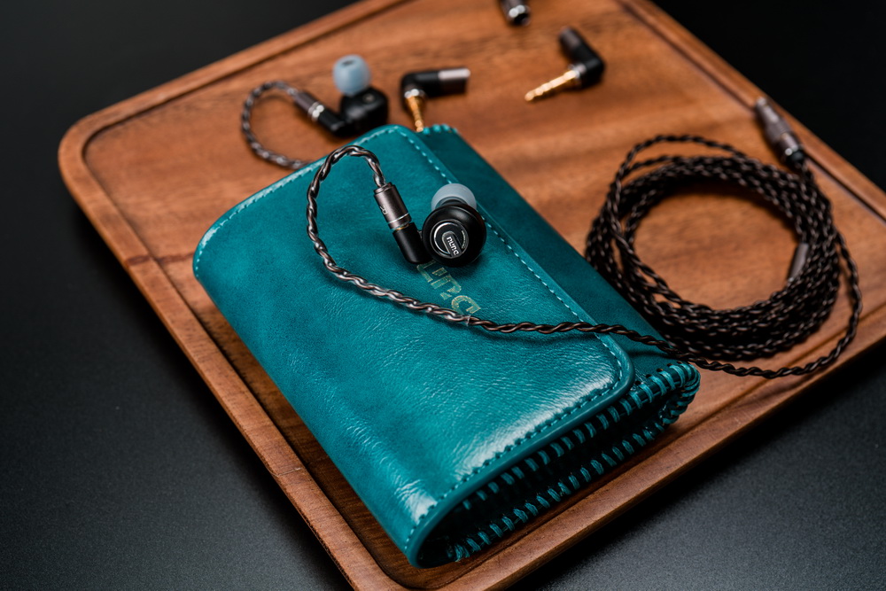 ขาย DUNU CHORD สายถักผสมระหว่าง ทองแดง Furukawa OCC และสายเงิน Neotech สายแบรนด์เกรดพรีเมี่ยม